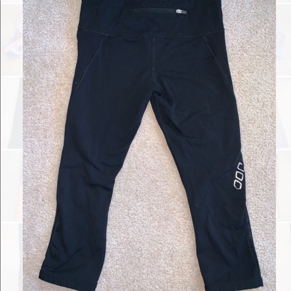 Lorna Jane Cropped Leggings - Picture 2 of 2